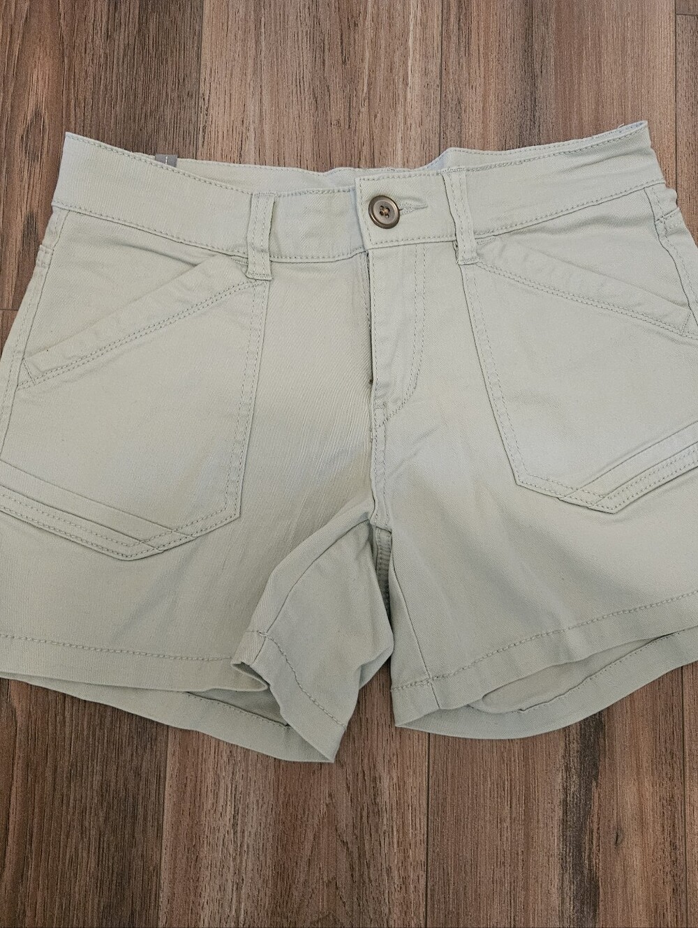 Women’s Lightweight Sage Green Cargo Shorts